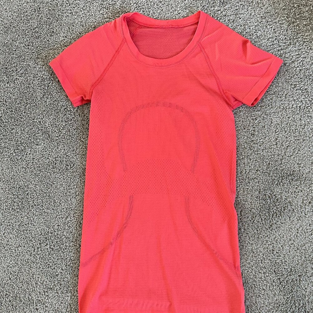 Lulu Swiftly tech short sleeve